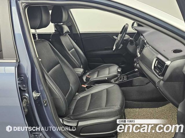 Kia Stonic 1.4 Prestige 2018 — фото 10
