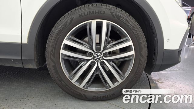 Volkswagen Tiguan (II) 2.0 TDI 4Motion Prestige 2023 — фото 5