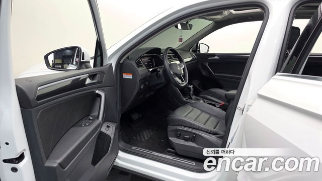 Volkswagen Tiguan (II) 2.0 TDI 4Motion Prestige 2023 — фото 10