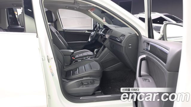 Volkswagen Tiguan (II) 2.0 TDI 4Motion Prestige 2023 — фото 11