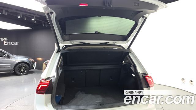 Volkswagen Tiguan (II) 2.0 TDI 4Motion Prestige 2023 — фото 20