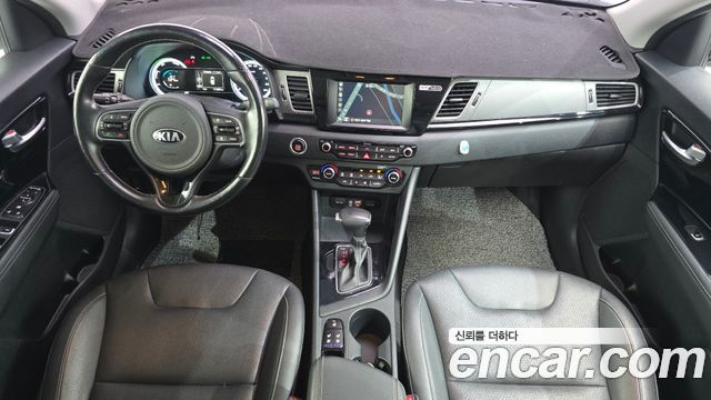Kia Niro Prestige 2018 — фото 7
