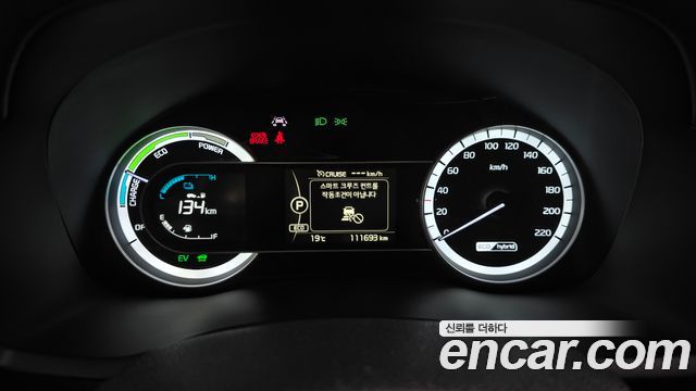 Kia Niro Prestige 2018 — фото 8
