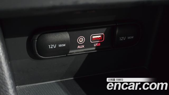 Kia Niro Prestige 2018 — фото 13