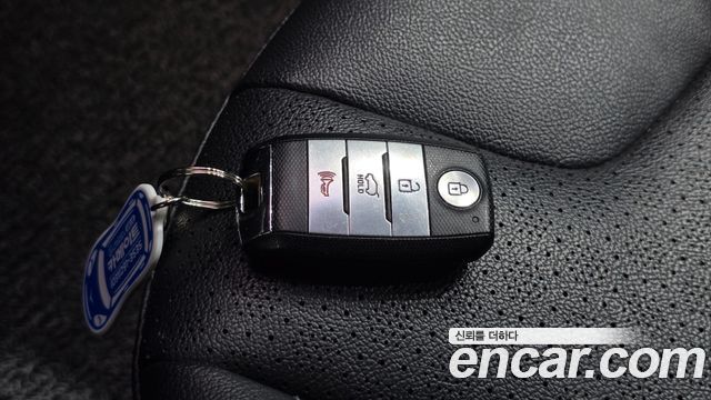 Kia Niro Prestige 2018 — фото 18