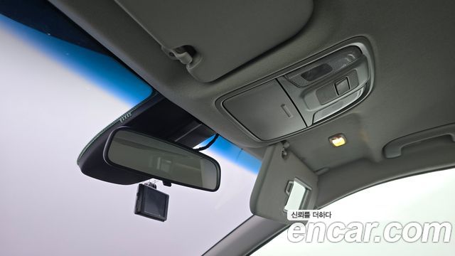 Kia Niro Prestige 2018 — фото 20