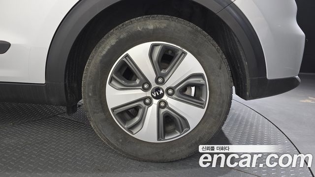 Kia Niro Prestige 2018 — фото 21