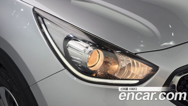 Kia Niro Prestige 2018 — фото 22