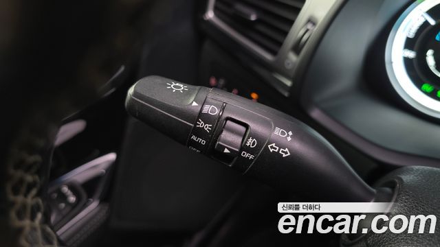 Kia Niro Prestige 2018 — фото 30