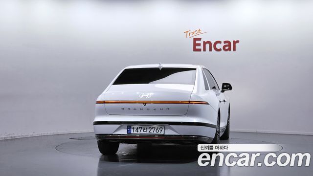 Hyundai Grandeur Hybrid (GN7) Calligraphy 2023 — фото 4
