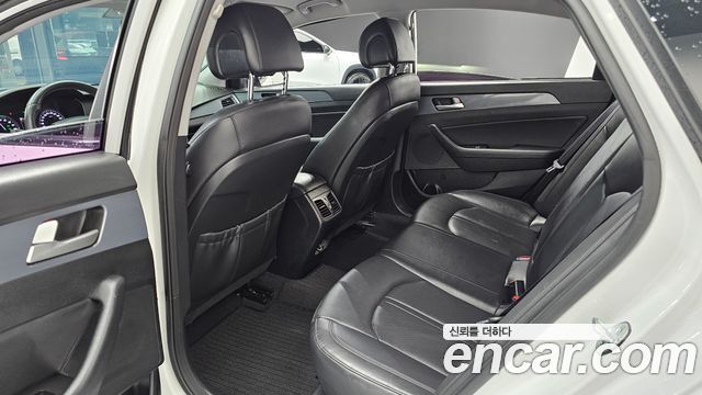Hyundai Sonata Hybrid (LF) 2.0 HEV Modern 2015 — фото 12
