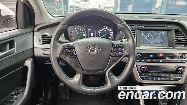 Hyundai Sonata Hybrid (LF) 2.0 HEV Modern 2015 — фото 13