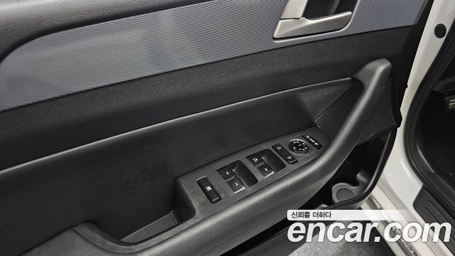 Hyundai Sonata Hybrid (LF) 2.0 HEV Modern 2015 — фото 14