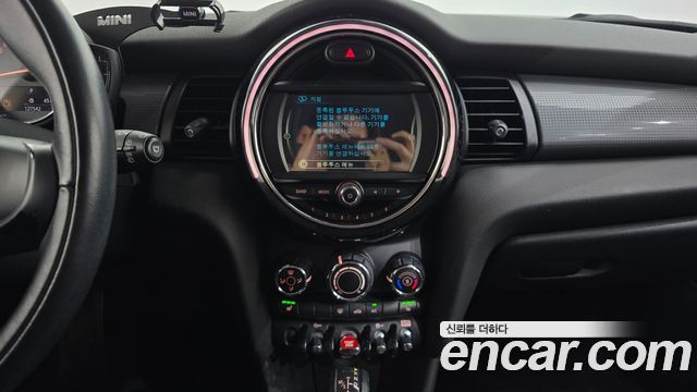 MINI Cooper Standard Third Generation 2018 — фото 18