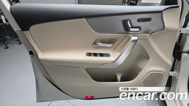 Mercedes-Benz A-Class (W177) A220 Hatchback 2024 — фото 24