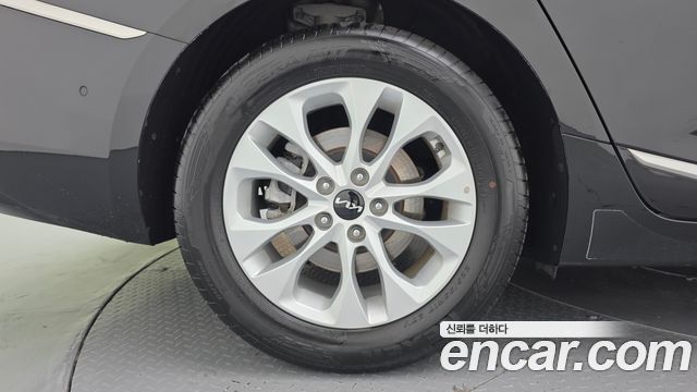 Kia K8 2.5 Gasoline 2WD Noblesse 2024 — фото 5