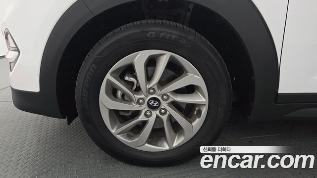 Hyundai Tucson Diesel 2.0 2WD Style 2017 — фото 5