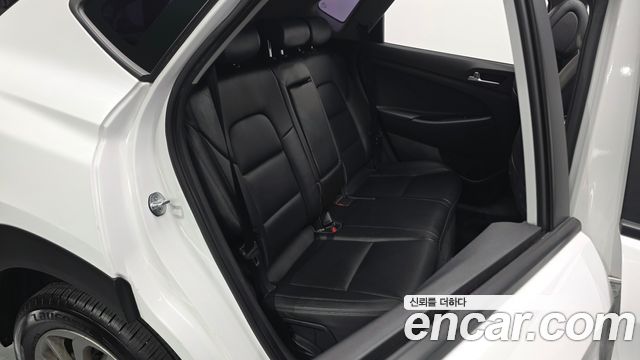 Hyundai Tucson Diesel 2.0 2WD Style 2017 — фото 11