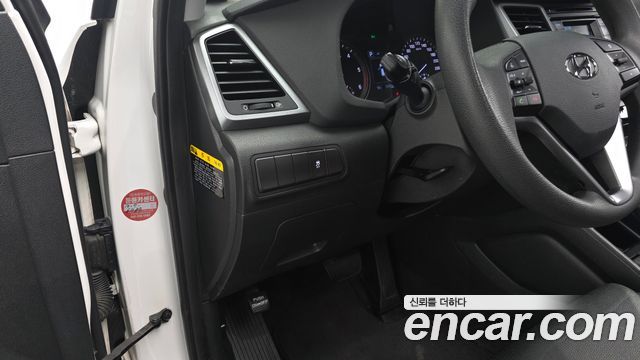 Hyundai Tucson Diesel 2.0 2WD Style 2017 — фото 13