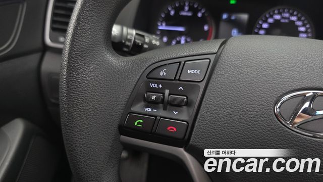 Hyundai Tucson Diesel 2.0 2WD Style 2017 — фото 17