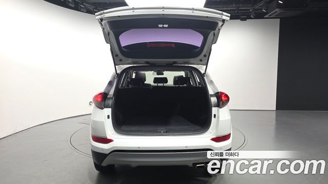 Hyundai Tucson Diesel 2.0 2WD Style 2017 — фото 20
