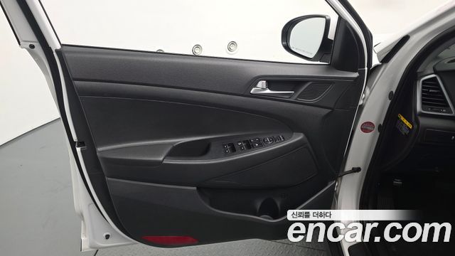 Hyundai Tucson Diesel 2.0 2WD Style 2017 — фото 24