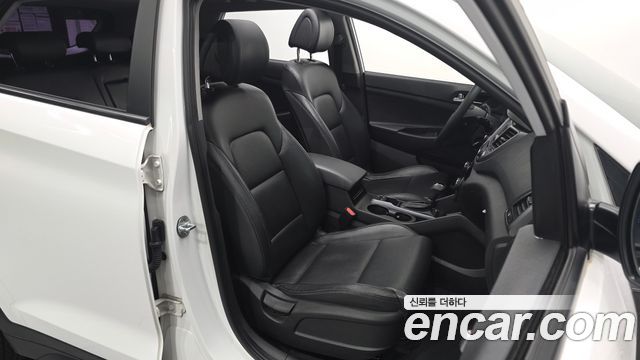 Hyundai Tucson Diesel 2.0 2WD Style 2017 — фото 26