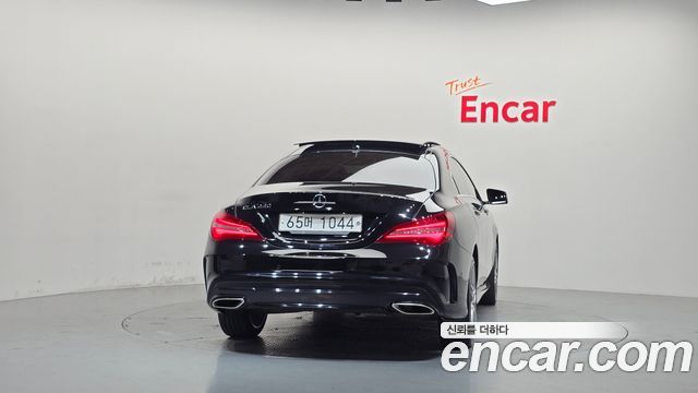 Mercedes-Benz CLA-Class (C117) CLA220 AMG Line 2018 — фото 4
