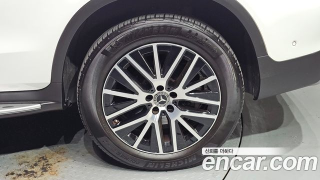 Mercedes-Benz GLC-Class (X253) GLC300e 4MATIC 2021 — фото 21