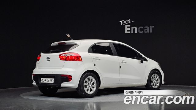 Kia Pride 5DR 1.4 MPI Trendy 2016 — фото 2