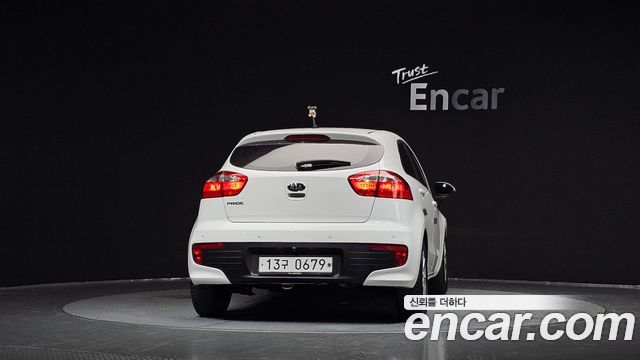 Kia Pride 5DR 1.4 MPI Trendy 2016 — фото 4