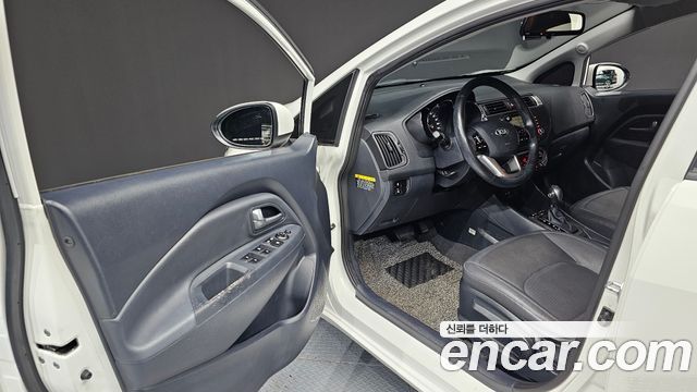 Kia Pride 5DR 1.4 MPI Trendy 2016 — фото 10