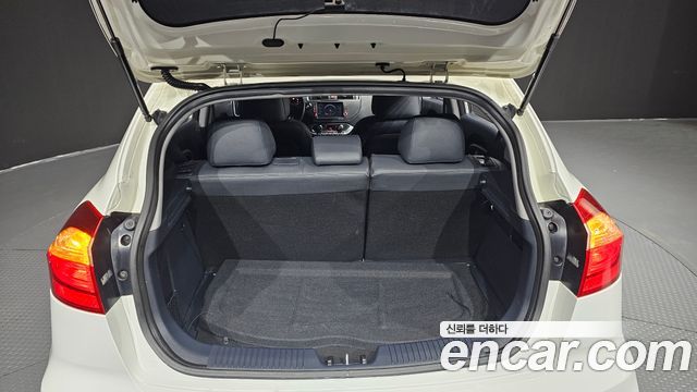 Kia Pride 5DR 1.4 MPI Trendy 2016 — фото 20