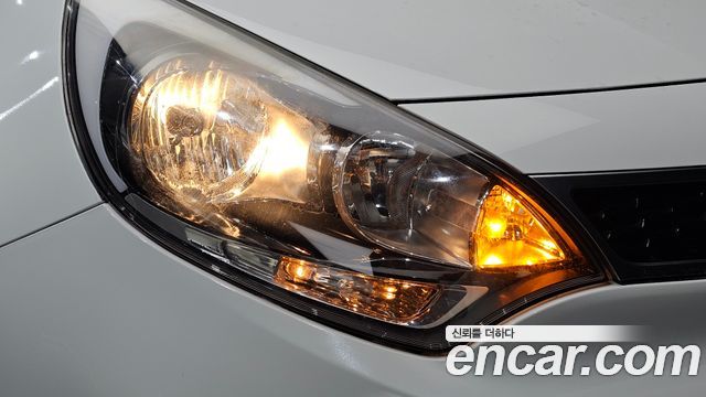 Kia Pride 5DR 1.4 MPI Trendy 2016 — фото 22