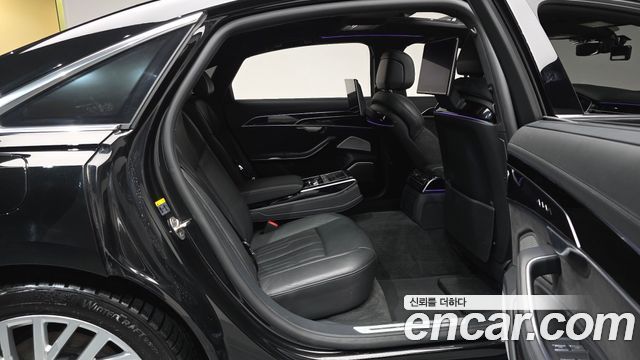 Audi A8 (D5) 55 TFSI Quattro LWB 2021 — фото 11