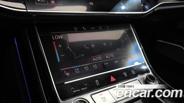 Audi A8 (D5) 55 TFSI Quattro LWB 2021 — фото 39