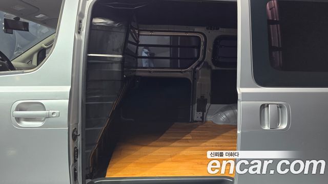 Hyundai Grand Starex 3-Seater VAN CVX Luxury 2014 — фото 12