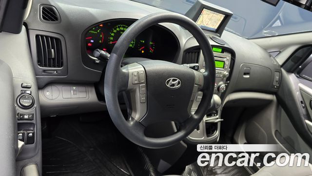 Hyundai Grand Starex 3-Seater VAN CVX Luxury 2014 — фото 13