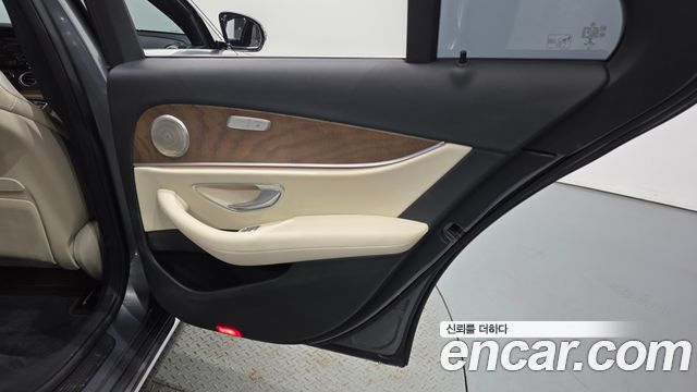 Mercedes-Benz E-Class (W213) E250 Exclusive 2022 — фото 25