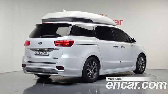 Kia Carnival 9-Seater Hi-Limousine Prestige 2019 — фото 2