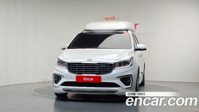 Kia Carnival 9-Seater Hi-Limousine Prestige 2019 — фото 3