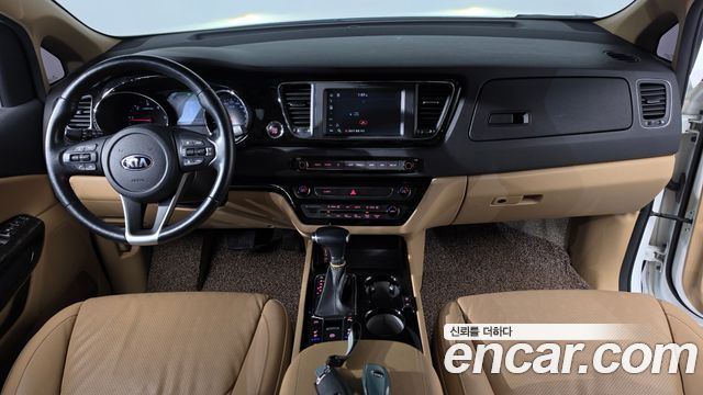 Kia Carnival 9-Seater Hi-Limousine Prestige 2019 — фото 7