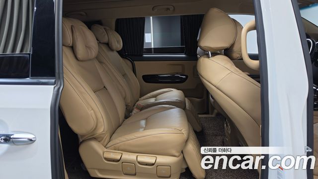 Kia Carnival 9-Seater Hi-Limousine Prestige 2019 — фото 11