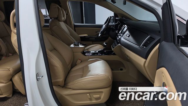 Kia Carnival 9-Seater Hi-Limousine Prestige 2019 — фото 26