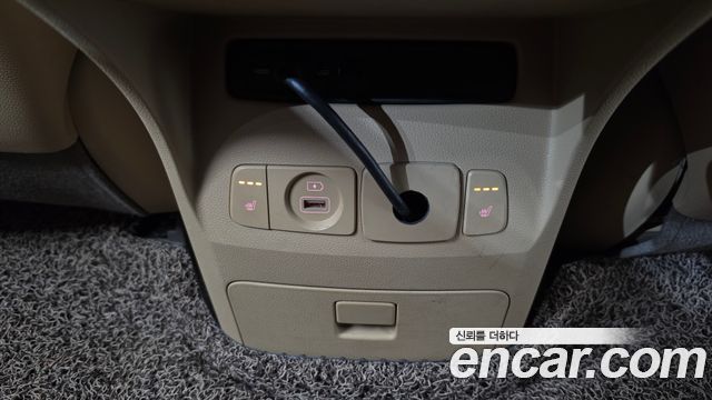 Kia Carnival 9-Seater Hi-Limousine Prestige 2019 — фото 32