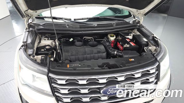 Ford Explorer 2.3 Limited 4WD 5th 2017 — фото 6