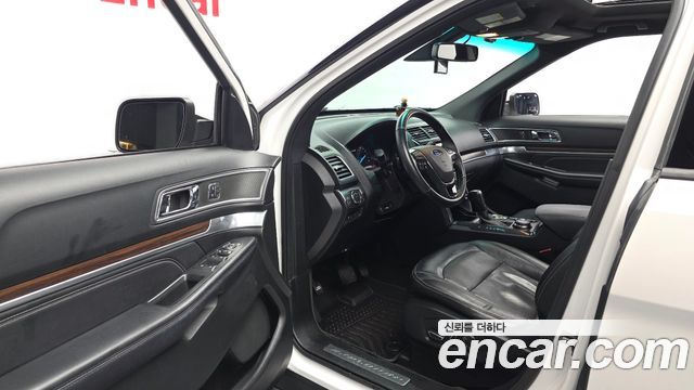 Ford Explorer 2.3 Limited 4WD 5th 2017 — фото 10