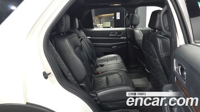 Ford Explorer 2.3 Limited 4WD 5th 2017 — фото 12