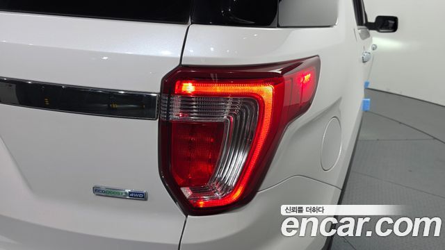 Ford Explorer 2.3 Limited 4WD 5th 2017 — фото 23