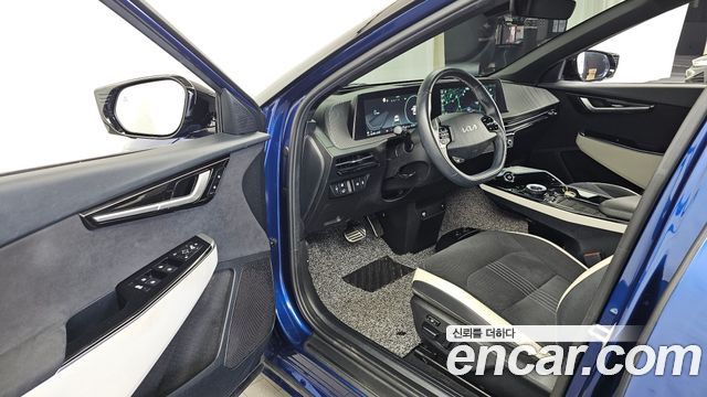 Kia EV6 Long Range 4WD GT Line 2022 — фото 10